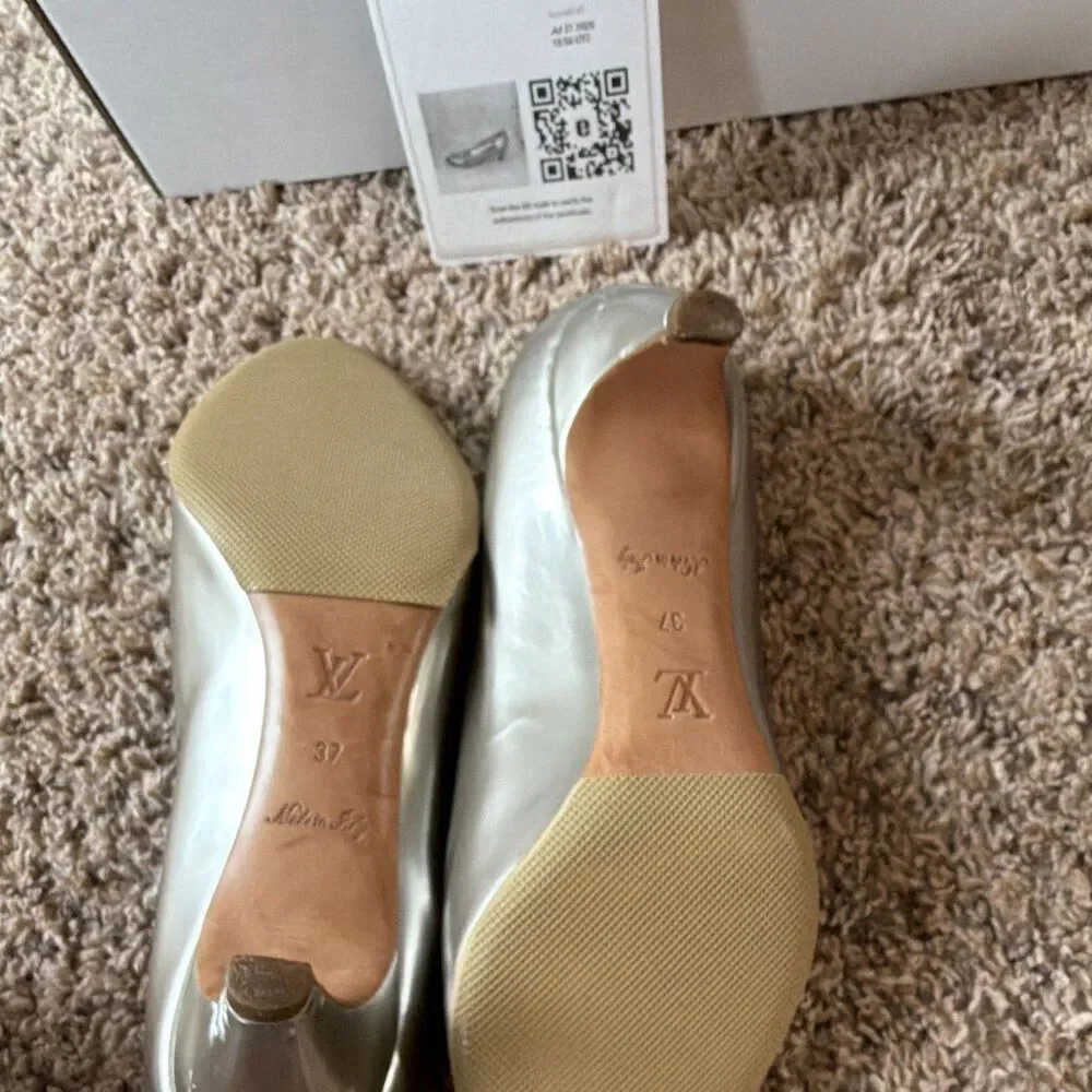 ⁠Louis Vuitton Metallic Silver Leather Almond Toe Kitten Heel Pumps EU 37 US 7